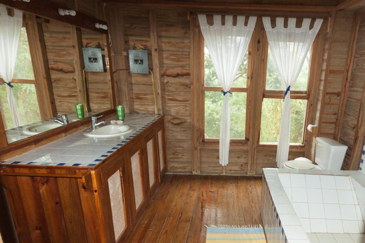 Roatan Bed & Breakfast Apartments Вест-Енд Екстер'єр фото