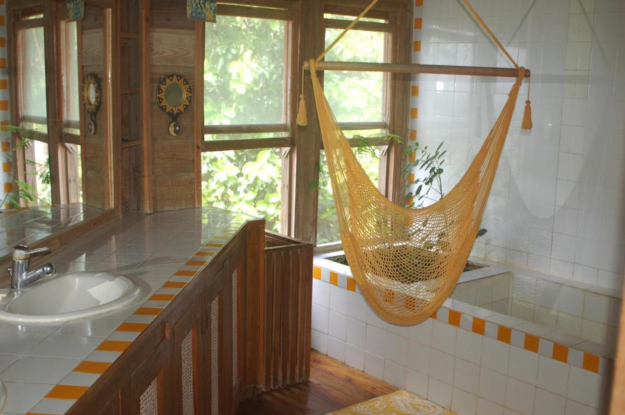 Roatan Bed & Breakfast Apartments Вест-Енд Екстер'єр фото
