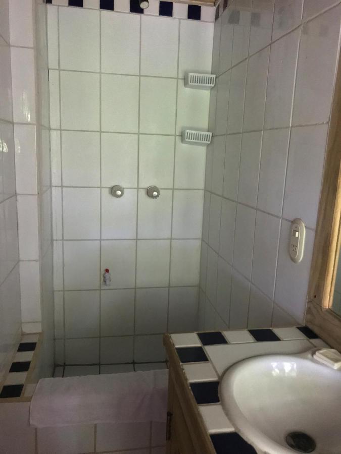 Roatan Bed & Breakfast Apartments Вест-Енд Екстер'єр фото