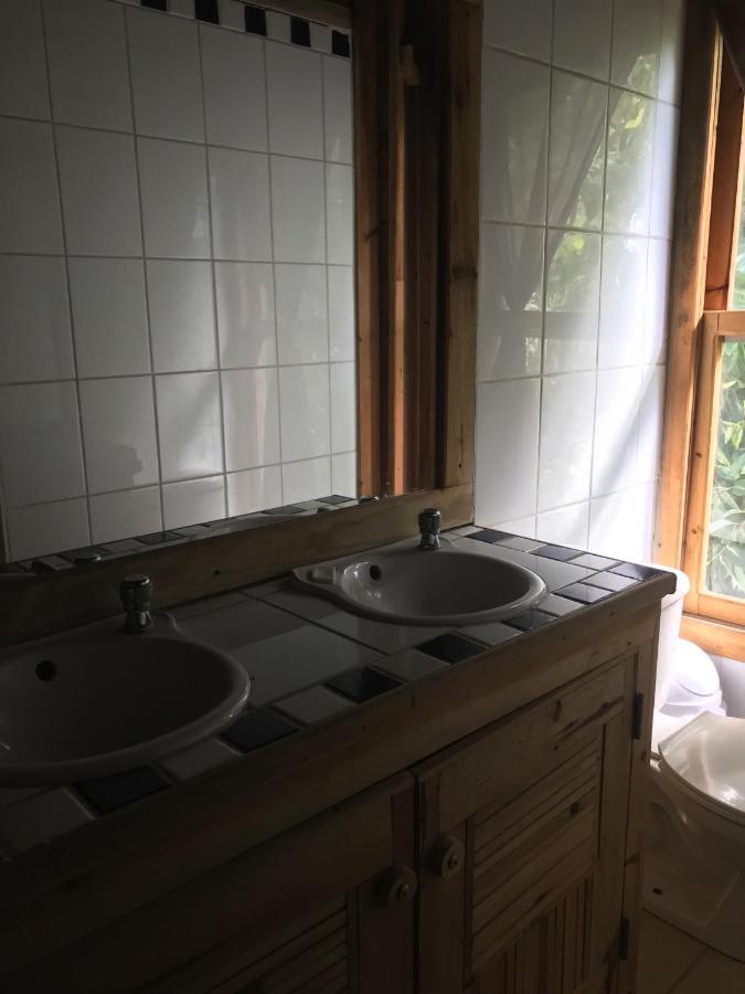 Roatan Bed & Breakfast Apartments Вест-Енд Екстер'єр фото