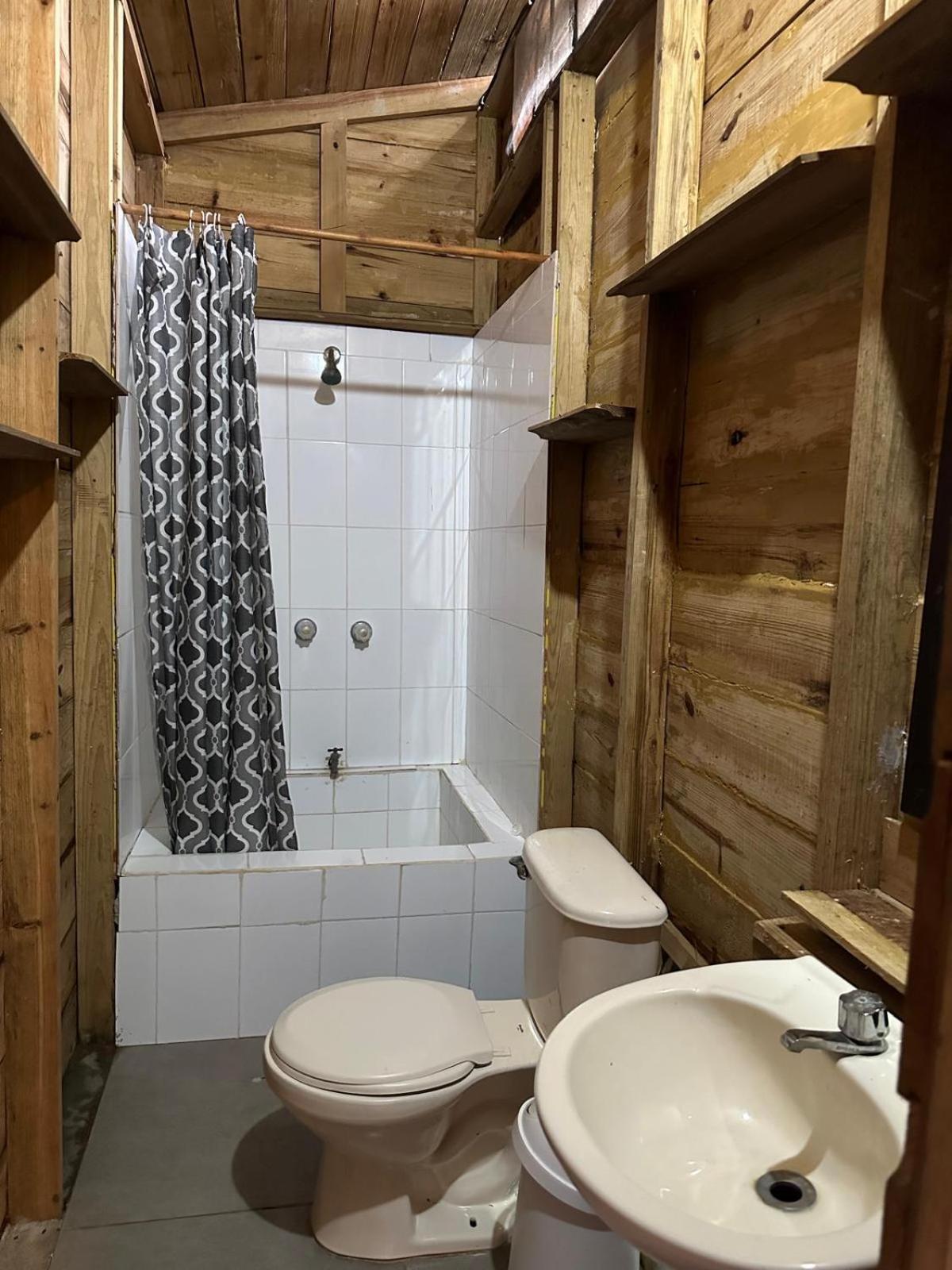 Roatan Bed & Breakfast Apartments Вест-Енд Екстер'єр фото