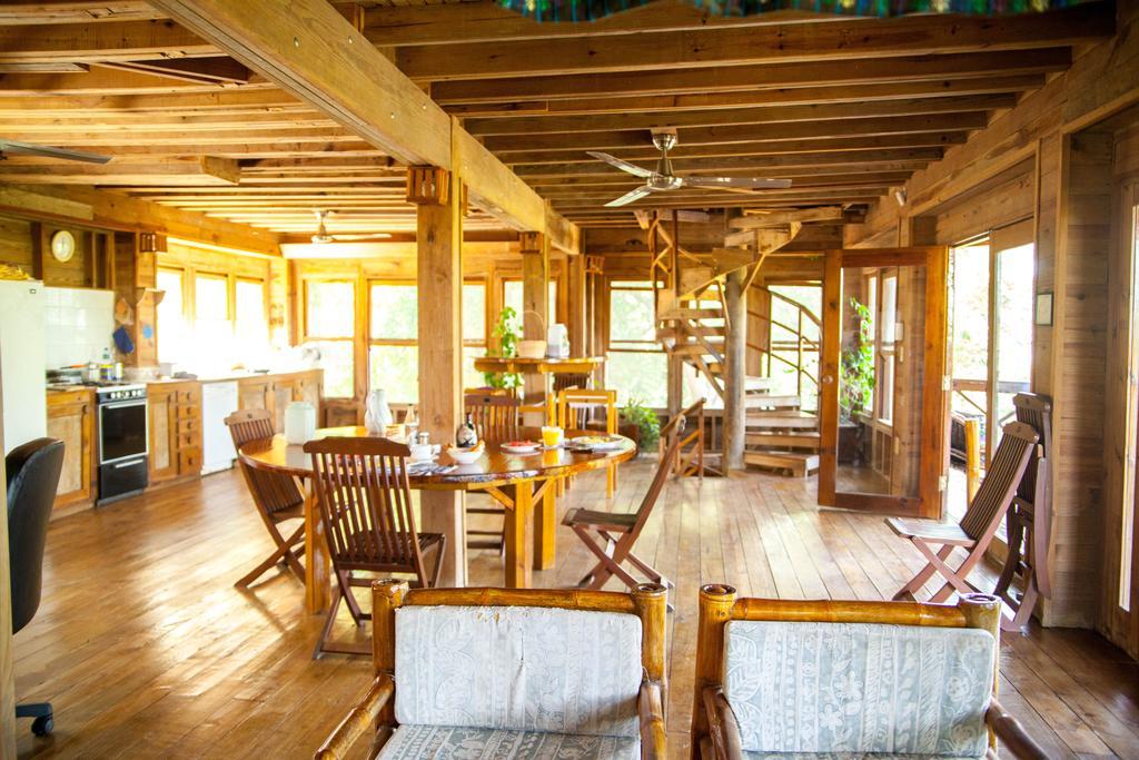 Roatan Bed & Breakfast Apartments Вест-Енд Екстер'єр фото
