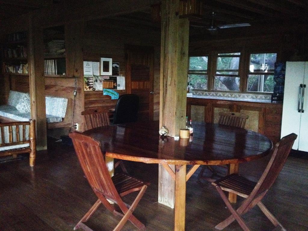 Roatan Bed & Breakfast Apartments Вест-Енд Екстер'єр фото