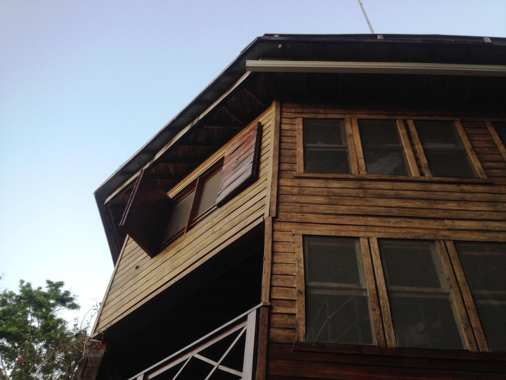 Roatan Bed & Breakfast Apartments Вест-Енд Екстер'єр фото