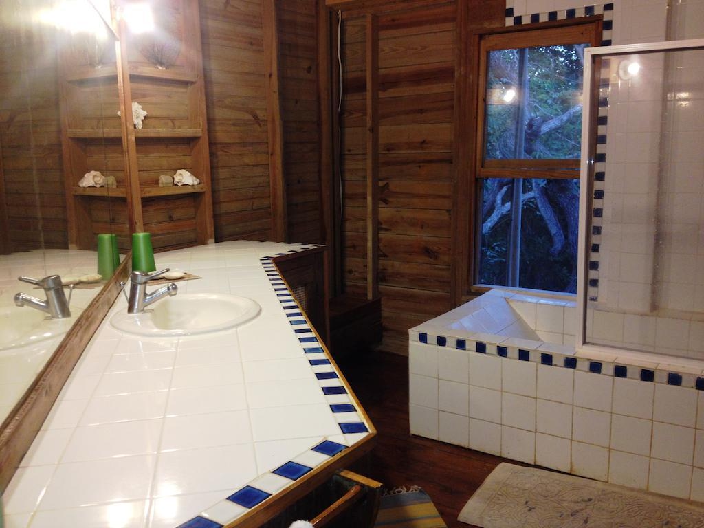 Roatan Bed & Breakfast Apartments Вест-Енд Екстер'єр фото