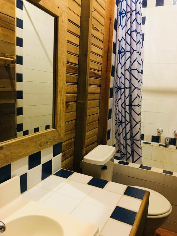 Roatan Bed & Breakfast Apartments Вест-Енд Екстер'єр фото
