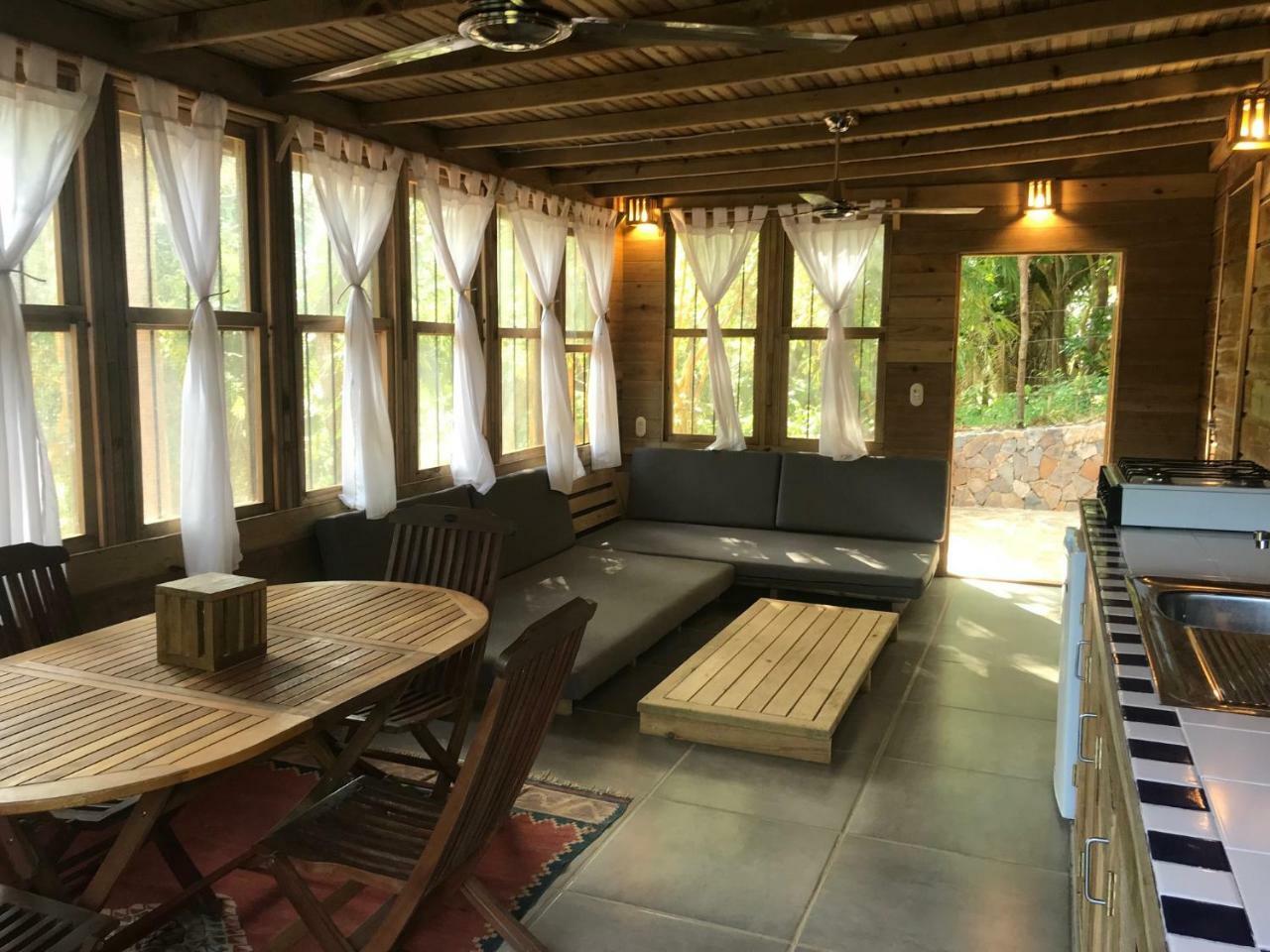 Roatan Bed & Breakfast Apartments Вест-Енд Екстер'єр фото