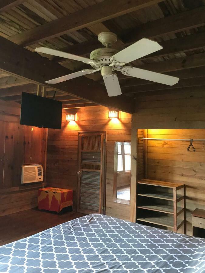 Roatan Bed & Breakfast Apartments Вест-Енд Екстер'єр фото