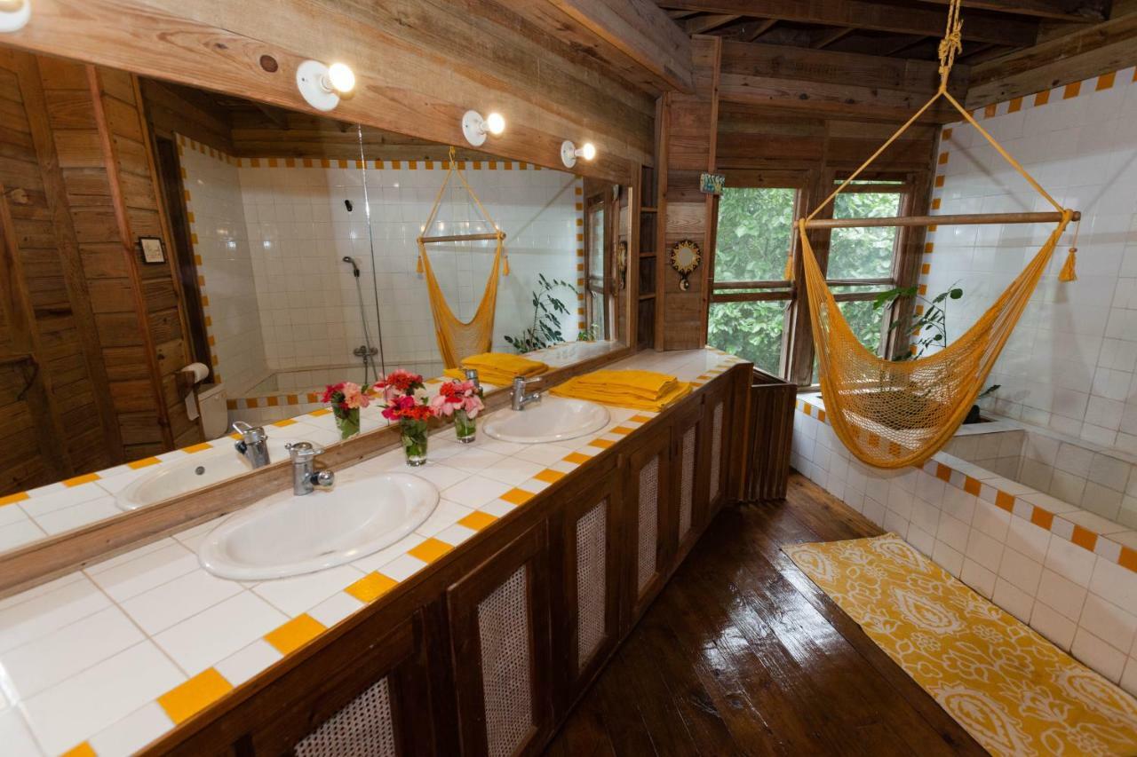 Roatan Bed & Breakfast Apartments Вест-Енд Екстер'єр фото